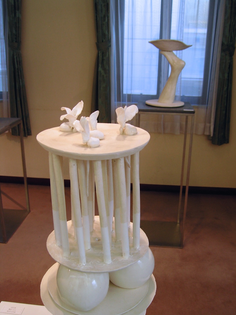 2019年に日本橋壺中居にて行われたTime Crossing展で展示された高橋浩史の彫刻作品