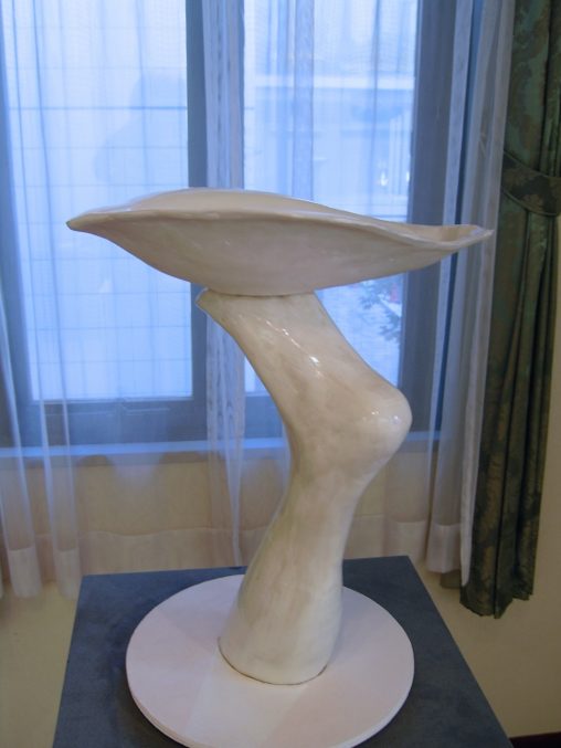 2019年に日本橋壺中居にて行われたTime Crossing展で展示された高橋浩史の彫刻作品